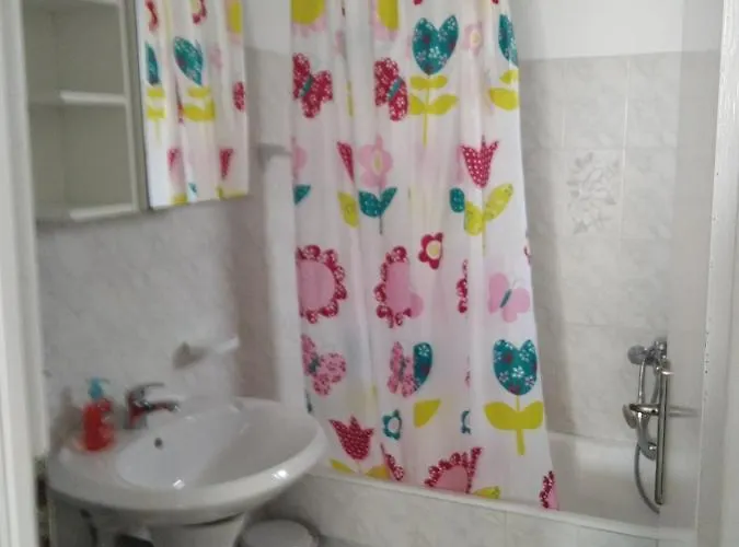 Myconian أنو ميرا